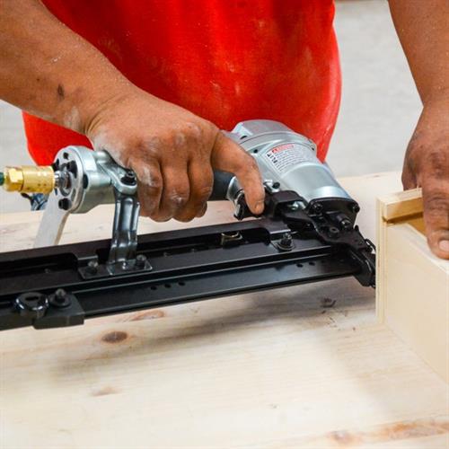 Metabo HPT Pro Finish Nailer, 16-Gauge, Pneumatic (NT65A5) Metabo HPT Pro Finish Nailer, 16-Gauge, Pneumatic (NT65A5)